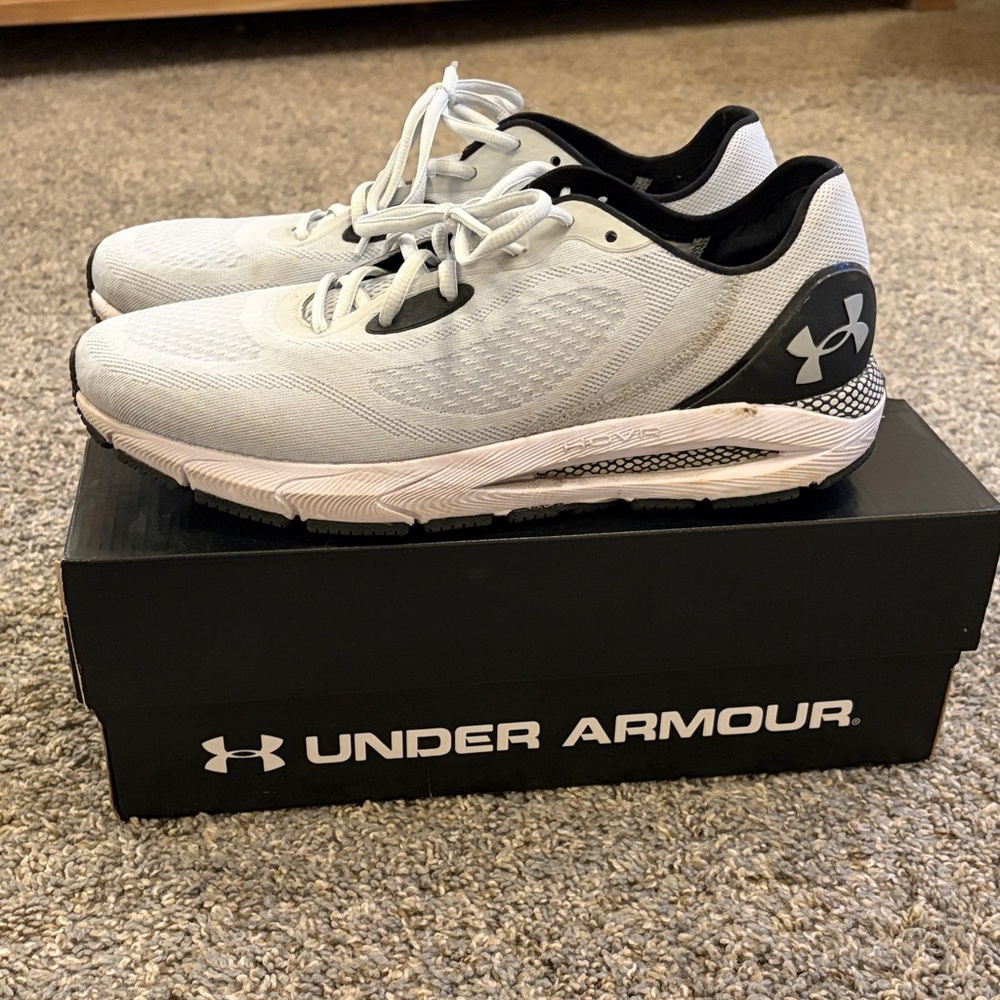 Under Armour Men's White and Black Athletic Shoes
